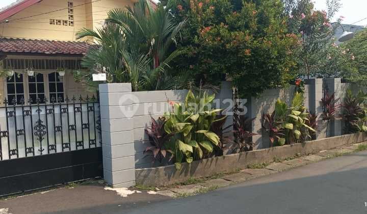 Tanah Dan Bangunan di Tanah Baru Beji Dekat Gerbang Tol Desari