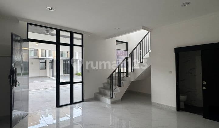 Disewakan Rumah Villa Pasir Putih Pik 2 Uk 6X15 (2 Lantai) Brand New Kosongan Harga Nego