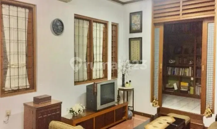 2 Rumah Jadi 1 Murah Hitung Tanah di Kopo Permai 2