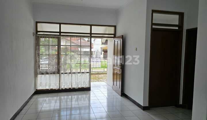 Rumah Bagus Nyaman di Taman Kopo Indah 2