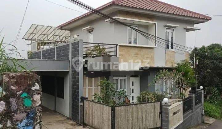 Rumah Asri 2 Lantai di Bukanagara Kayuambon Lembang