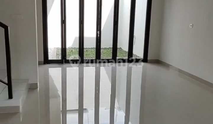 Ready-to-Occupy House in Summarecon Bandung Cluster Dayana