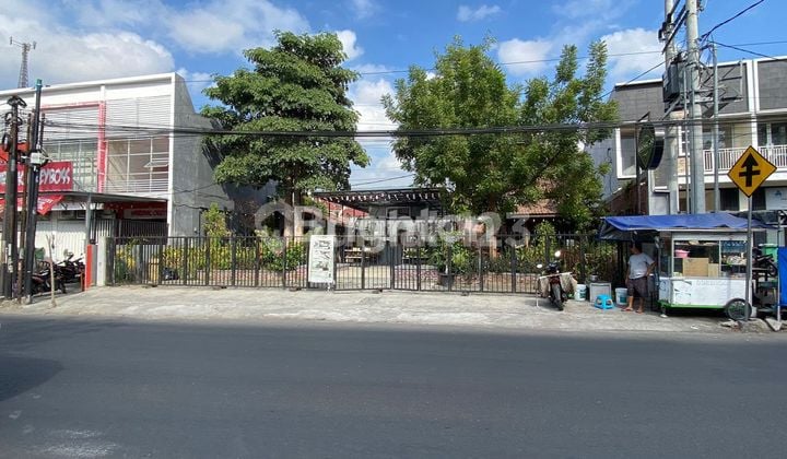 Tanah Dengan Bangunan Cafe Strategis Berada di Pusat Kota Blitar