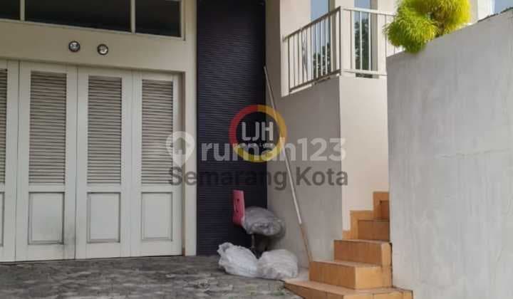 Rumah siap huni di Graha Candi Golf