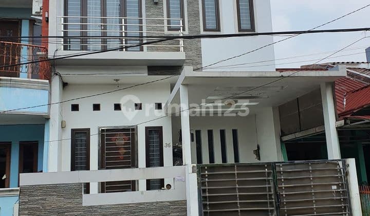 Dijual Murah, Jual Cepat, 2 Lantai , Griya Permata, Cipondoh