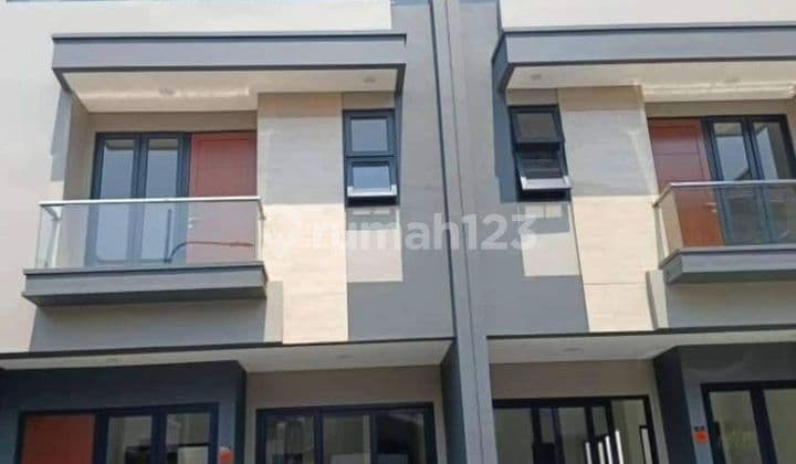Rumah 3lantai Jakarta barat
