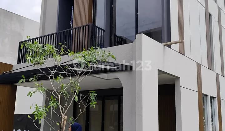 Rumah Murah 3lantai Di Aria Puri Jakarta Barat