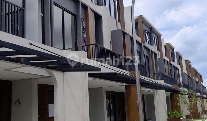 Rumah Bangunan Baru Di Jakarta Barat, Aria Puri