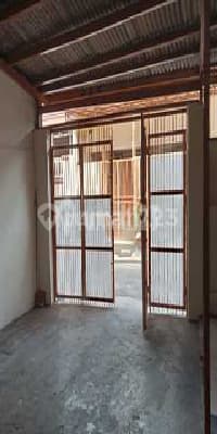 Disewakan Rumah 1,5Lantai di Kosambi , 3 KT, 40Jt Thn