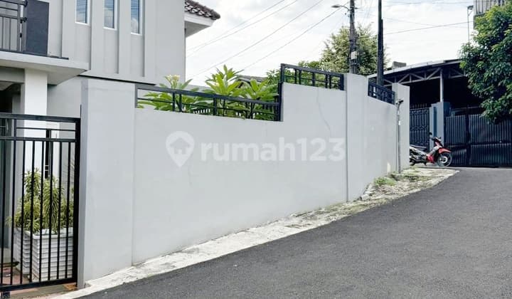 Jual Rumah Hook 2 Lantai di Komplek Pertamina, Gas Alam, Dekat Tol Cimanggis Depok