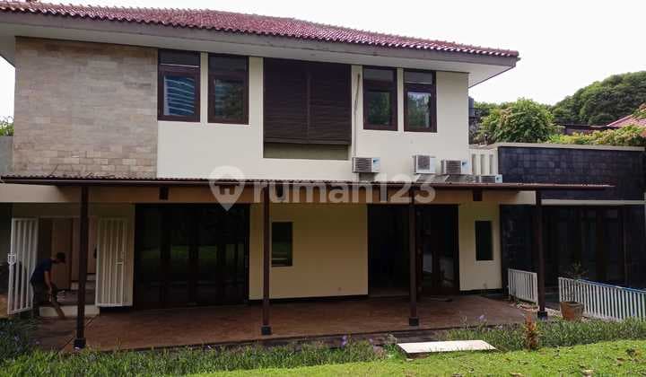 Sewa Hunian Mewah 2 Lantai di Patra Kuningan, Jakarta Selatan