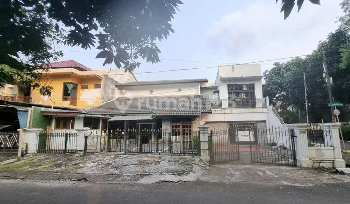 Rumah Lama Hitung Tanah Lingkungan Tenang Strategis di Bendungan Hilir, Jakarta Pusat Rumah Lama Hitung Tanah Lingkungan Tenang Strategis di Bendungan Hilir, Jakarta Pusat