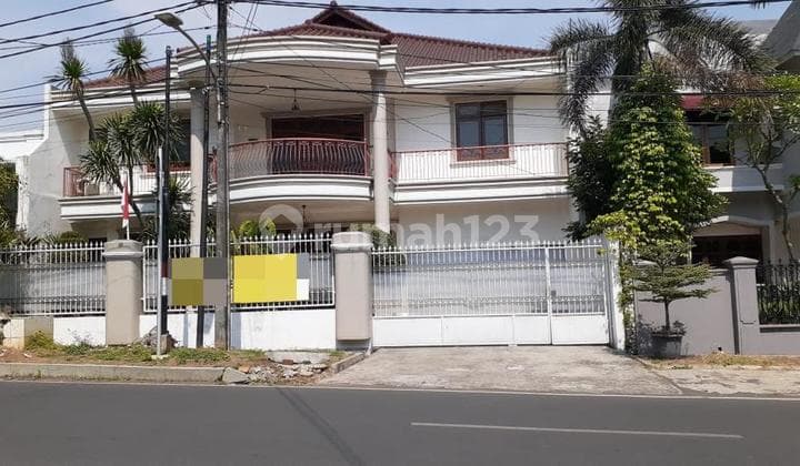 Rumah Besar Siap Huni Tebet jakarta Selatan