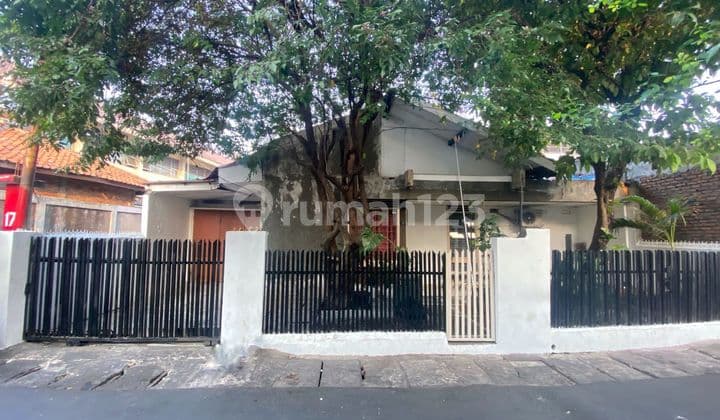 Dijual Rumah Lama Setiabudi, Jakarta Selatan