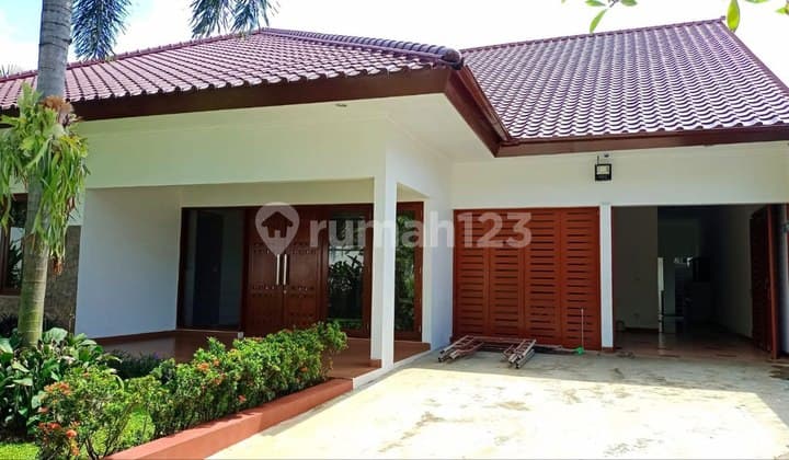 Rental House With Swimming Pool In Kemang, South Jakarta