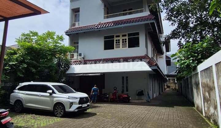 Mini Building Disewakan untuk Kantor, Sekolah di Menteng