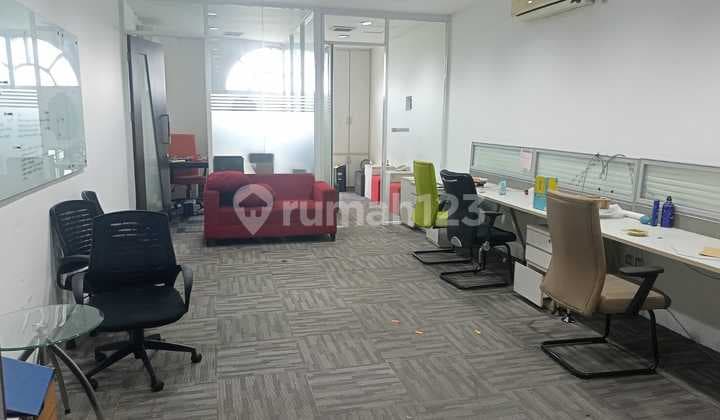 Ruko 4 Lantai Siap Pakai di Royal Palace Tebet