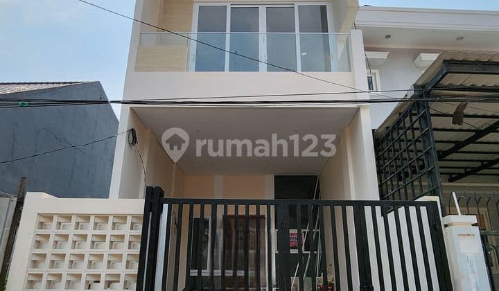 Rumah di Tomang 4 Lantai Bangunan Baru 4 Kamar Tidur Harga Nego