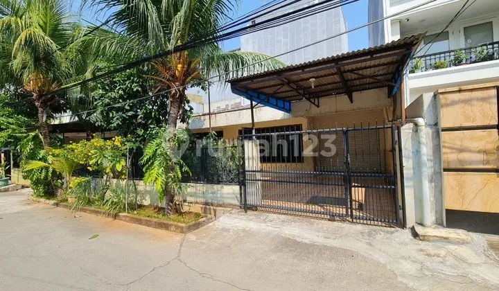 Rumah di Pluit Permai. Jalanan Lebar dan Rata. Harga Nego