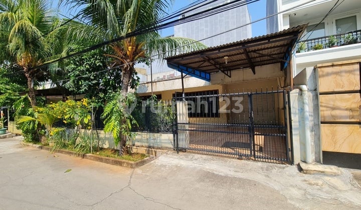 Rumah di Pluit Permai. Jalanan Lebar dan Rata. Harga Nego