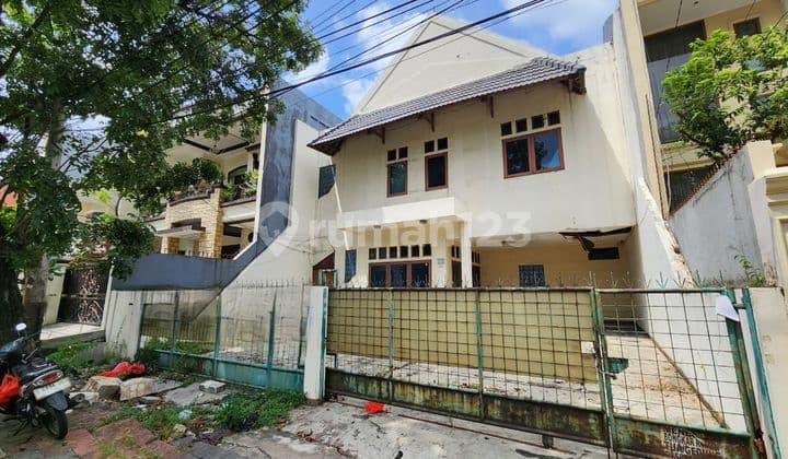 Rumah di Jalan Dr Susilo 3 hadap timur jalan sangat lebar