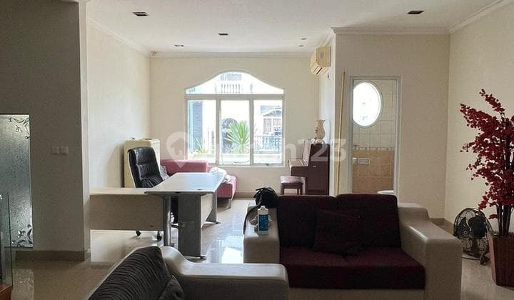 Florence House 8x20 Furnished Negotiable Price