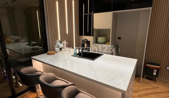 Rumah PIK 2 Cluster Danau Posisi di Hoek Furnished harga nego