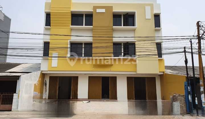 Ruko 3,5 Lantai Gandeng 3 Hadap Jalan Raya di Karawaci harga nego