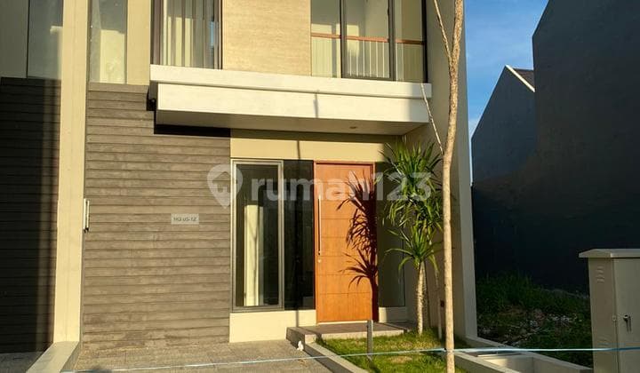 Northwest Lake Surabaya Barat House