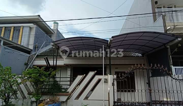 House in Mulyosari, East Surabaya House in Mulyosari, East Surabaya