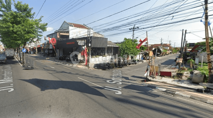 Edge of Jalan Sorosultan, Umbulharjo, Yogyakarta City, Yard