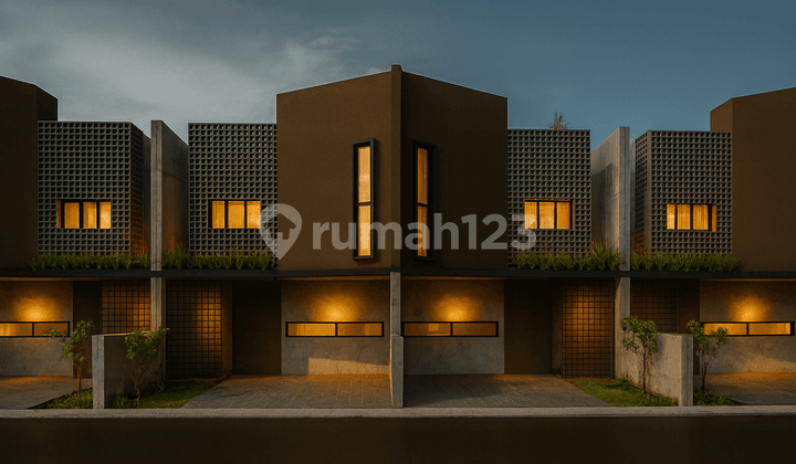 Pool Bonus! 2-Story 110 Type Near UII Campus