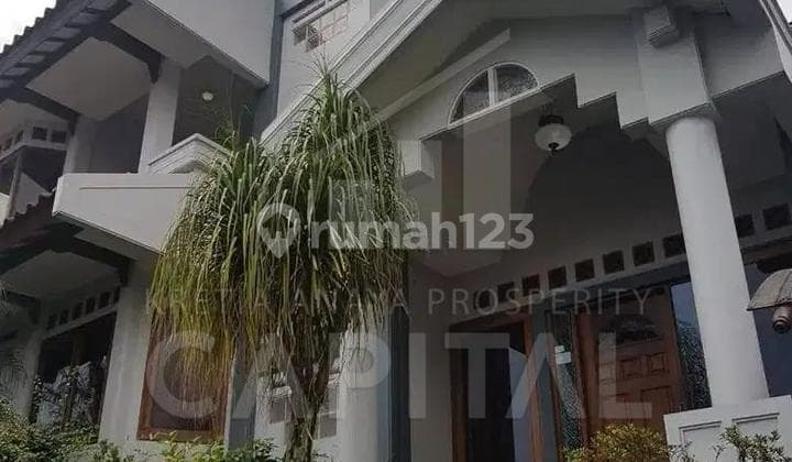 Rumah Istimewa Sarijadi Jalan Utama Dekat Polban dan Tol Pasteur