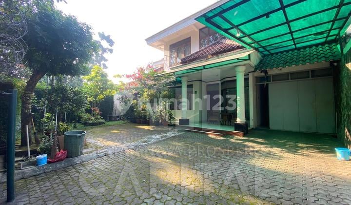 2-Story Supratman Wing House Affordable Price Suitable for Business Comfortable for Residence
