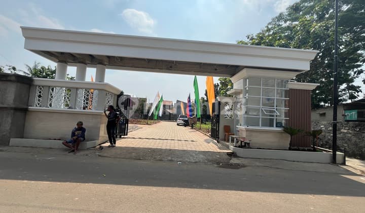 Beautiful Avyanna Cinere House 0% Down Payment Free Fees One Step to Cilandak