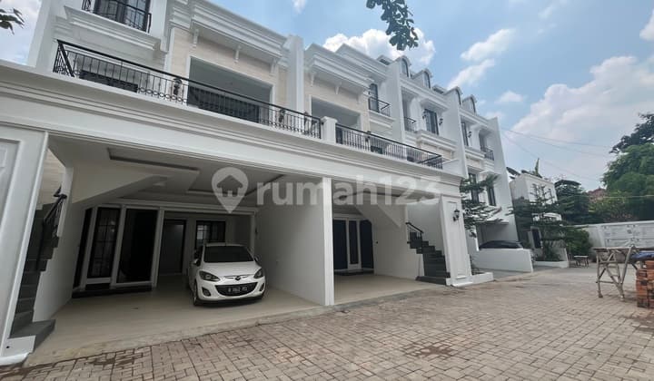 Rumah Mewah 3Lantai di Mampang Prapatan Jakarta Selatan