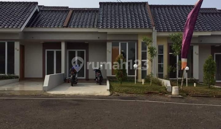 rumah cantik di depok hanya 5 menit ke stasiun depok baru