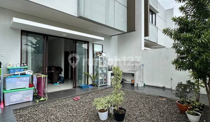 Rumah Rapih Harga Murah Posisi Hook di Cimanggis Cibubur