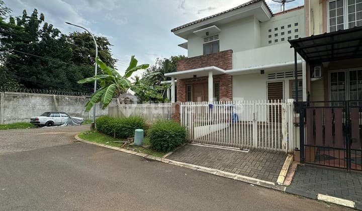 Rumah Cantik Siap Huni Posisi Hook di Citra Gran Cibubur Bekasi