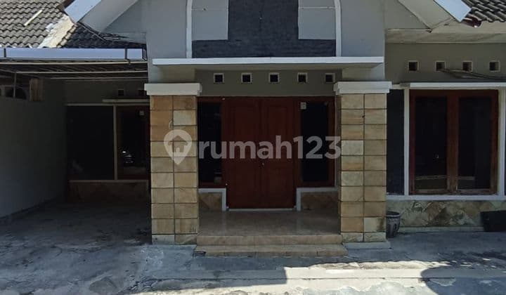 Dikontrakan Rumah 3 Kamar Tidur dalam komplek di Jl. Godean km 4,5 dalam ringroad