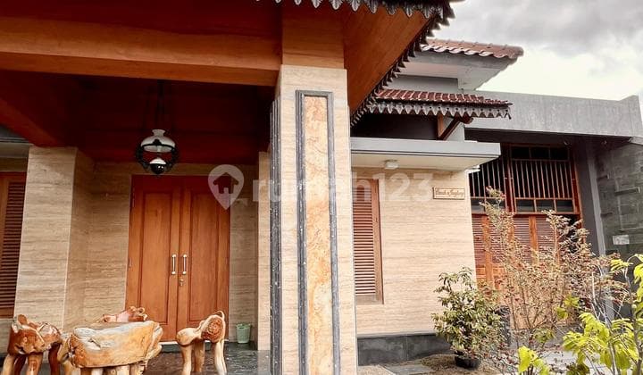 Dikontrakan Rumah Homestay di Monjali Sleman 4 Kamar Tidur Full Furnished