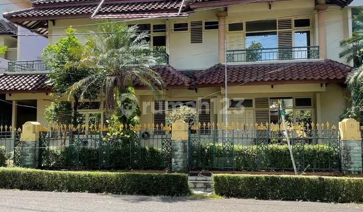 Rumah Mewah Posisi Hook di Komplek Bintaro sektor 1 jaksel