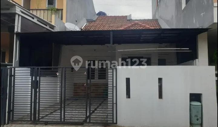 House in Metro Permata 1 Complex, Ciledug, Tangerang City.