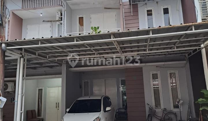 Rumah di Jln Swadaya Asri Deplu Pondok aren Tangerang selatan