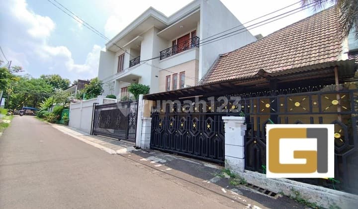 Spacious flood-free house in Delman, Tanah Kusir, South Jakarta