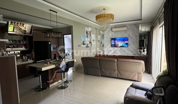 Rumah di Jalan Lavionda Bsd Sektor 1.5 Tangerang Selatan