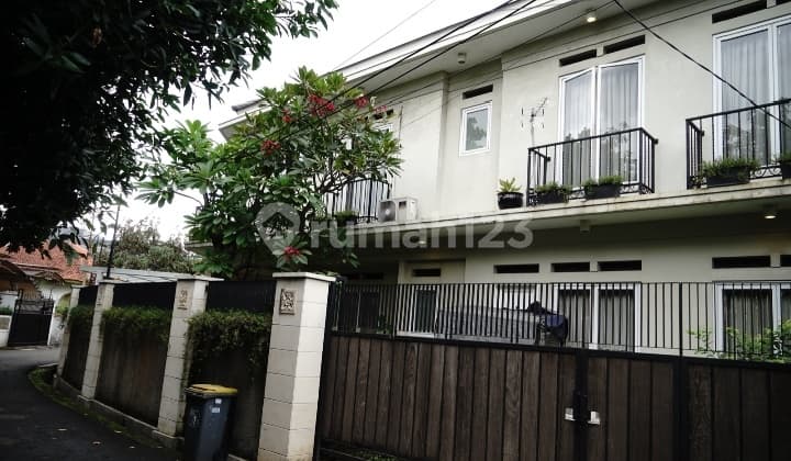 Rumah Bagus di Tanah Kusir Jakarta Selatan