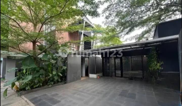 House in TROPICAL CONTEMPORARY TOWNHOUSE LEBAK BULUS AREA SOUTH JAKARTA