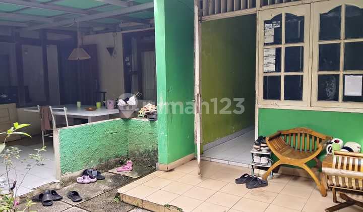 dijual rumah harga tanah saja lokasi 200 meter ke Statiun MRT Haji Nawi