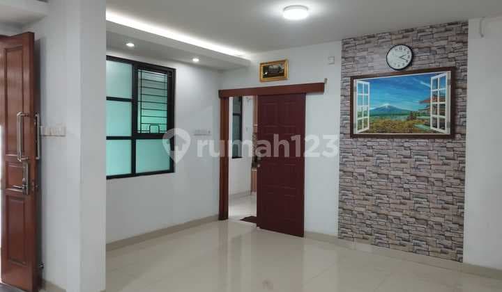 For Sale House Price Bu Strategic Location +/- 700 Meters to Haji Nawi MRT Station